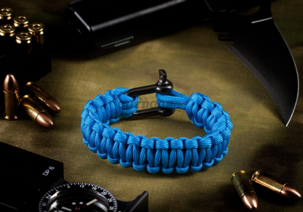 Invader Gear Shackle Bracelet UN Blue